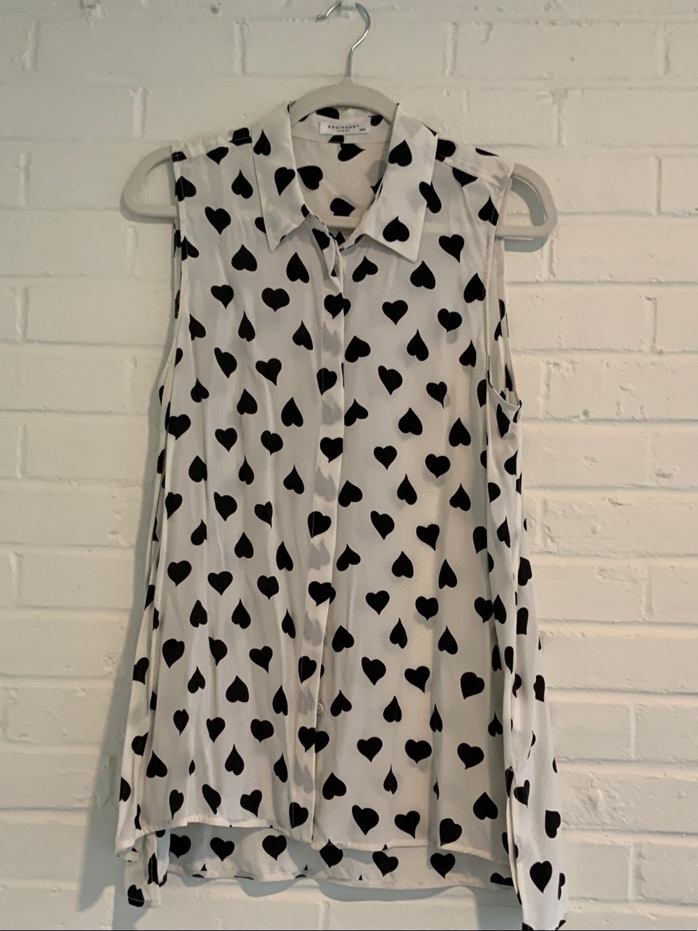 Equipment White Sleeveless Button-Up Blouse with Black Heart Print